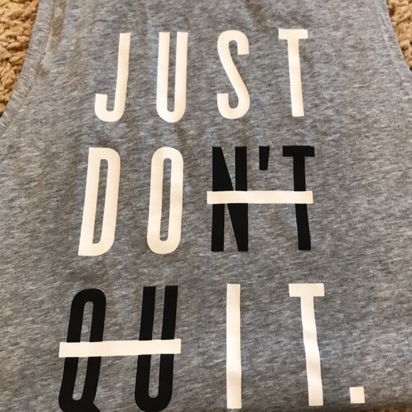 Nike workout tank! Like new! 🖤 - Picture 6 of 7